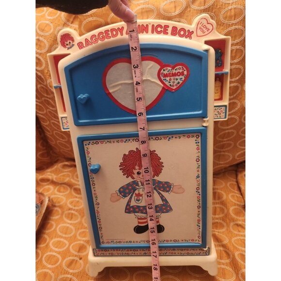 Hasbro Romper Room Raggedy Ann Kitchen Ice Box Toy - Picture 3 of 12